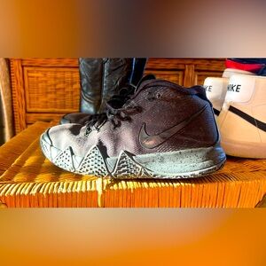 Kyrie youth size 6